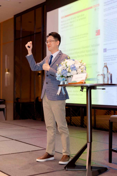 งานเสวนาสุขภาพ “Absolute Health, Absolute Life Discover Wealth Together”