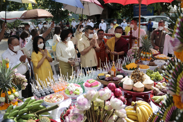เลขเด็ดหางประทัด รอง ผบ.ตร.ทำบุญวัดบ้านปง จ.เชียงใหม่