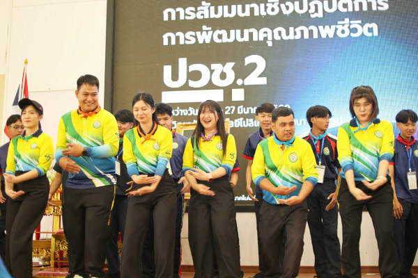 โปลิฯ พาน้องๆ ปวช.2 นอนค่ายฯ เสริมวินัย–ทักษะชีวิต สู่อนาคตอาชีพ