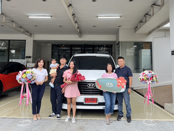 ส่งมอบรถใหม่ Hyundai STARGAZER X สีบรอนเงิน  เป็นรถยนต์น่าใช้สำหรับครอบครัว