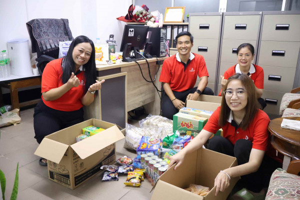 โรงแรมดวงตะวัน เชียงใหม่ ส่งเครื่องอุปโภคบริโภค ช่วยพื้นที่ชายแดนไทย-กัมพูชา และมอบของช่วยผู้ประสบอุทกภัย วาตภัย ดินโคลนถล่ม ในพื้นที่ภาคเหนือ