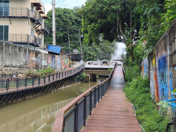 เชียงใหม่ เปิดพื้นที่ศิลปะย่านช้างม่อย ชวนไปชม ‘ช้างม่อยคลองใสถนนสวย’