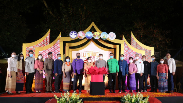 เชียงใหม่ เมินโควิด ยี่เป็งคืนแรก จุดผางประทีปบูชาลำน้ำปิง คนแห่ร่วมงานเพียบ ยันมีตรวจคัดกรองเข้ม