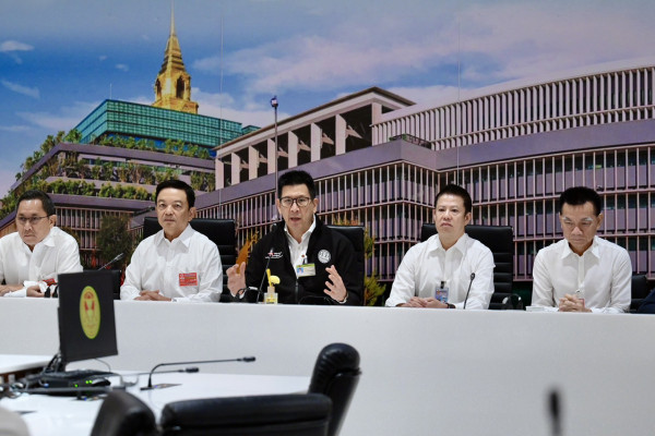 รมว.คลังควงปั๊มใหญ่  แถลงไม่ต้องตระหนก  น้ำมันไทย ไม่ขาดแน่!