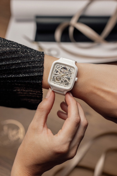 "ราโด” (Rado) แบรนด์นาฬิการะดับแถวหน้าสัญชาติสวิตเซอร์แลนด์ จัดงานเปิดตัวบูติกสาขาแรกในประเทศไทย ณ ศูนย์การค้า เซ็นทรัล เชียงใหม่ พร้อมการตกแต่งร้านในสไตล์เรียบหรู สง่างามและไร้กาลเวลา