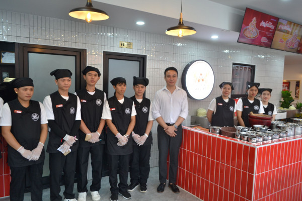ยำปูม้าเจ็ดยอด ร้านยำเจ้าดังในเชียงใหม่ กลับมาพร้อมกับโฉมใหม่ที่ปังและอลังกว่าเดิม